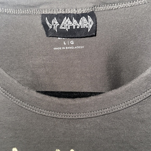 DEF LEPPARD COTTON:ON MICRO TEE. Size Large LIMITED EDITION - Picture 2 of 4